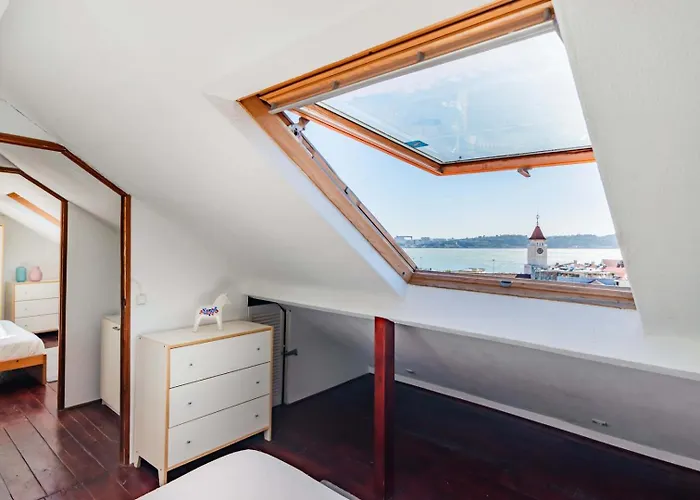 Bica's River View Duplex Apartmán