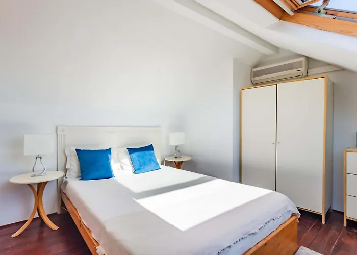 Bica's River View Duplex شقة